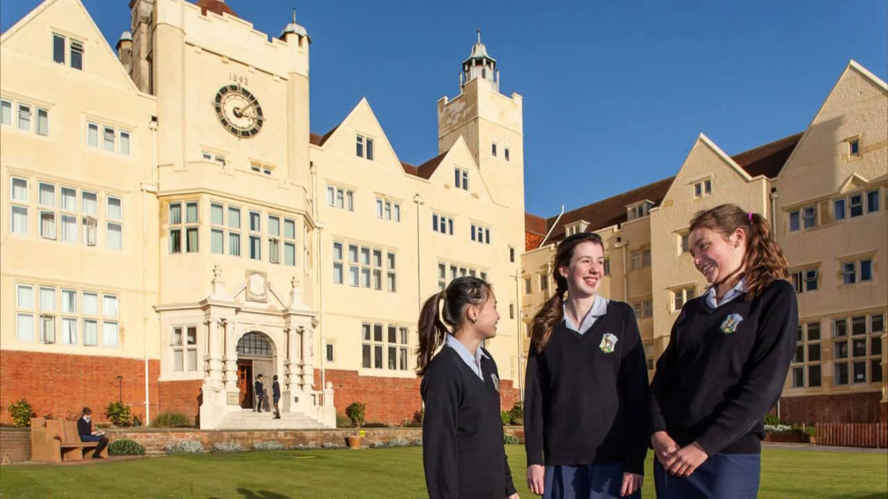 Top 5 International Schools with the Best Language Learning Opportunities